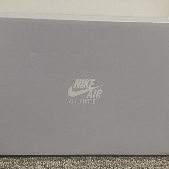 Air Force 1s size 8 brand new - Picture 2 of 4